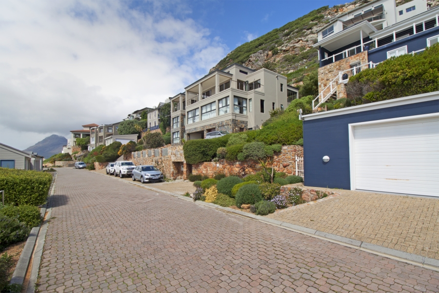 To Let 3 Bedroom Property for Rent in Cairnside Western Cape